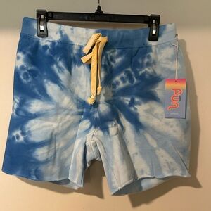 NWT WARM FUN Blue Spiral Tie-Dye Skater Short